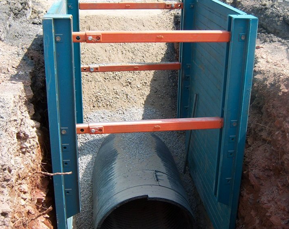Mabey Hire drainage installation lightweight shoring
