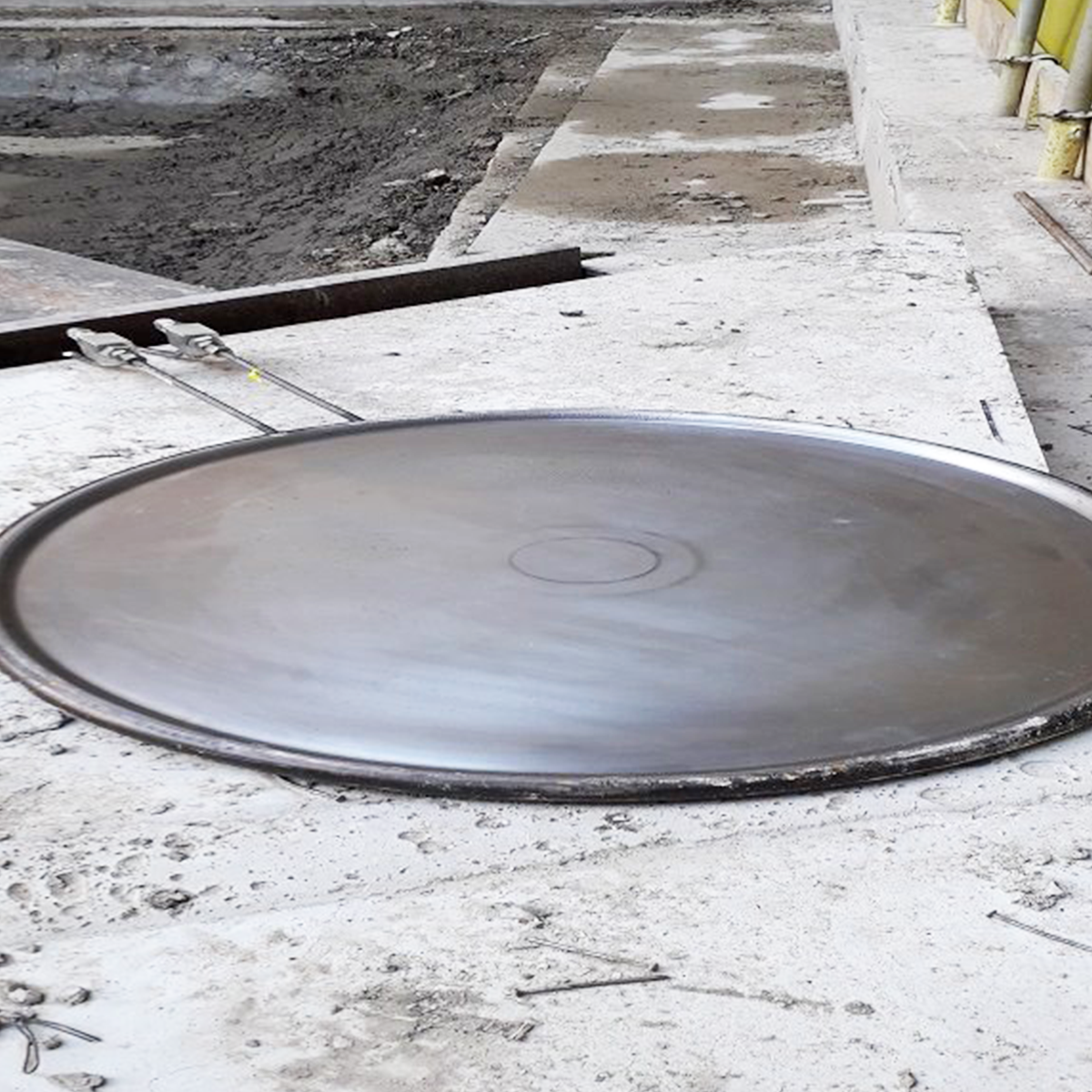 Mabey Hire flat jack on site