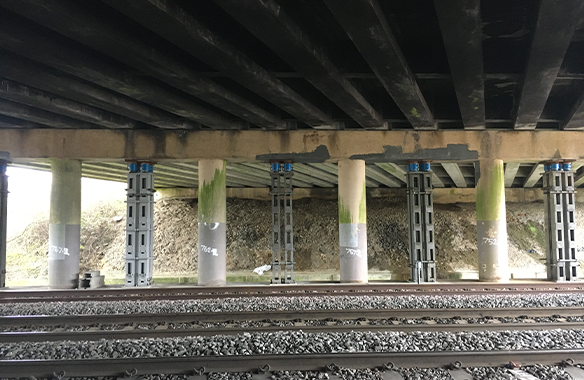 Propping and monitoring ensures safety of key transport link