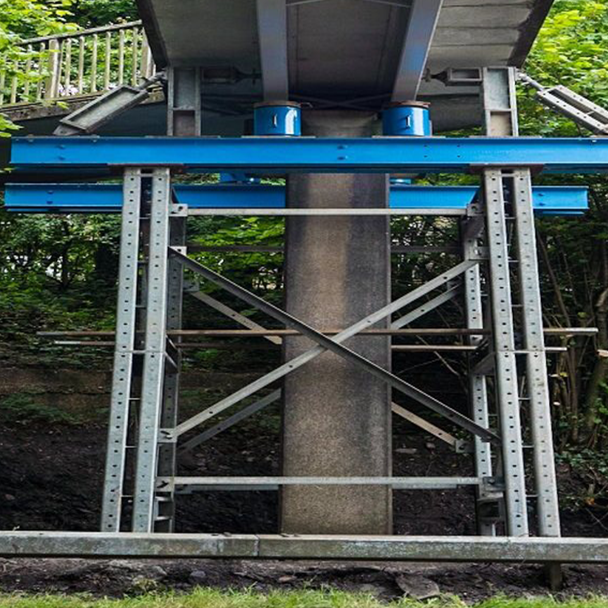 Mabey Hire mass 25 propping on site under bridge