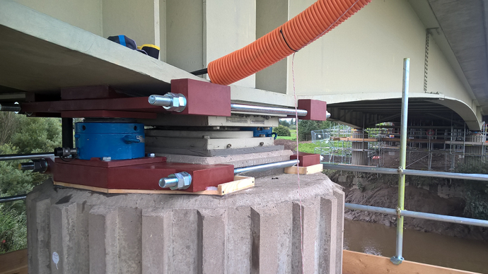 Mabey Hire bridge bearing replacement
