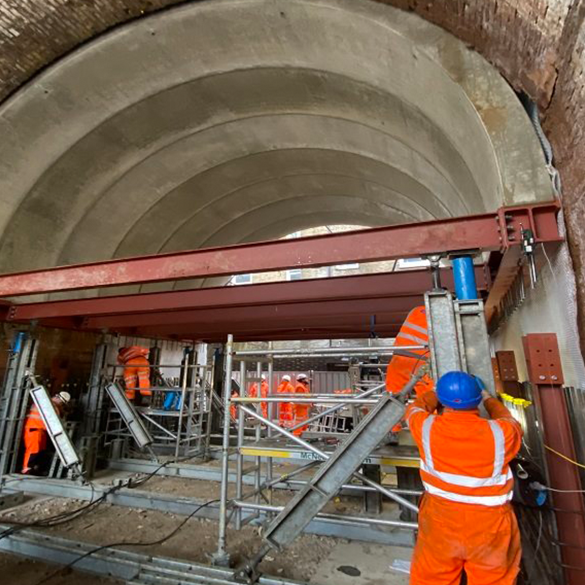 Mabey Hire plain ram jack on site in tunnel