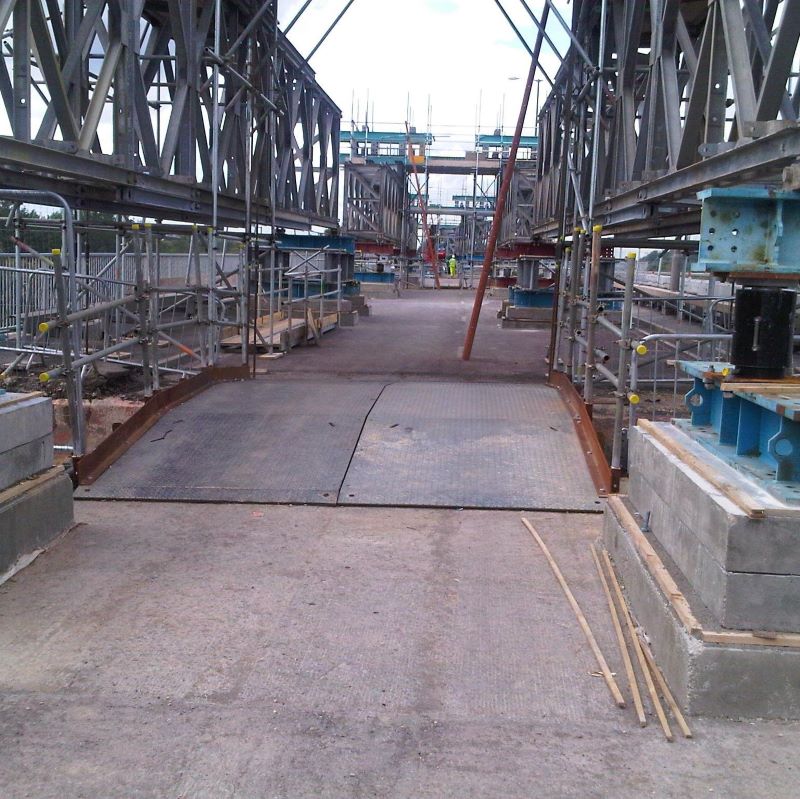 Mabey Hire trench crossing unit on site with bridge