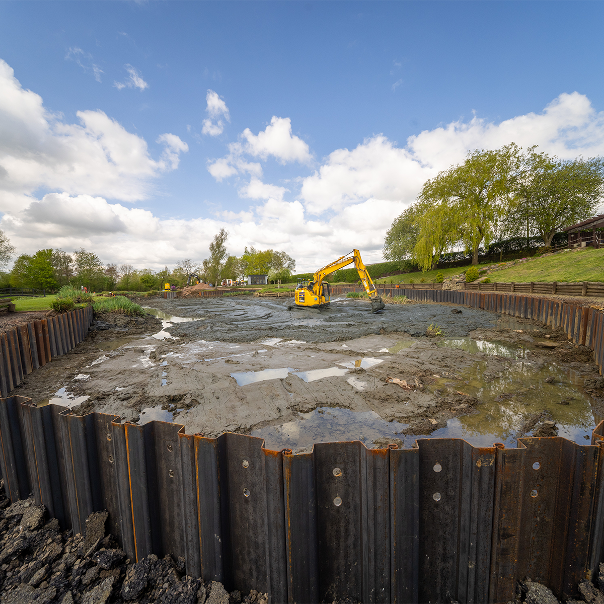 Mabey Hire trench sheet on site