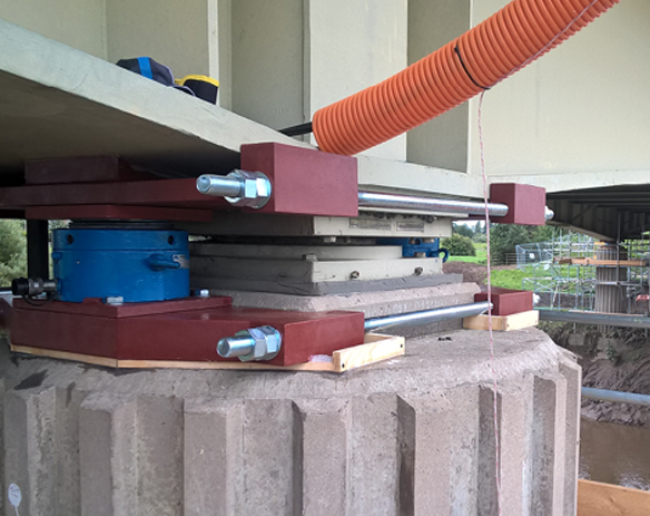 Mabey Hire bridge bearing replacement