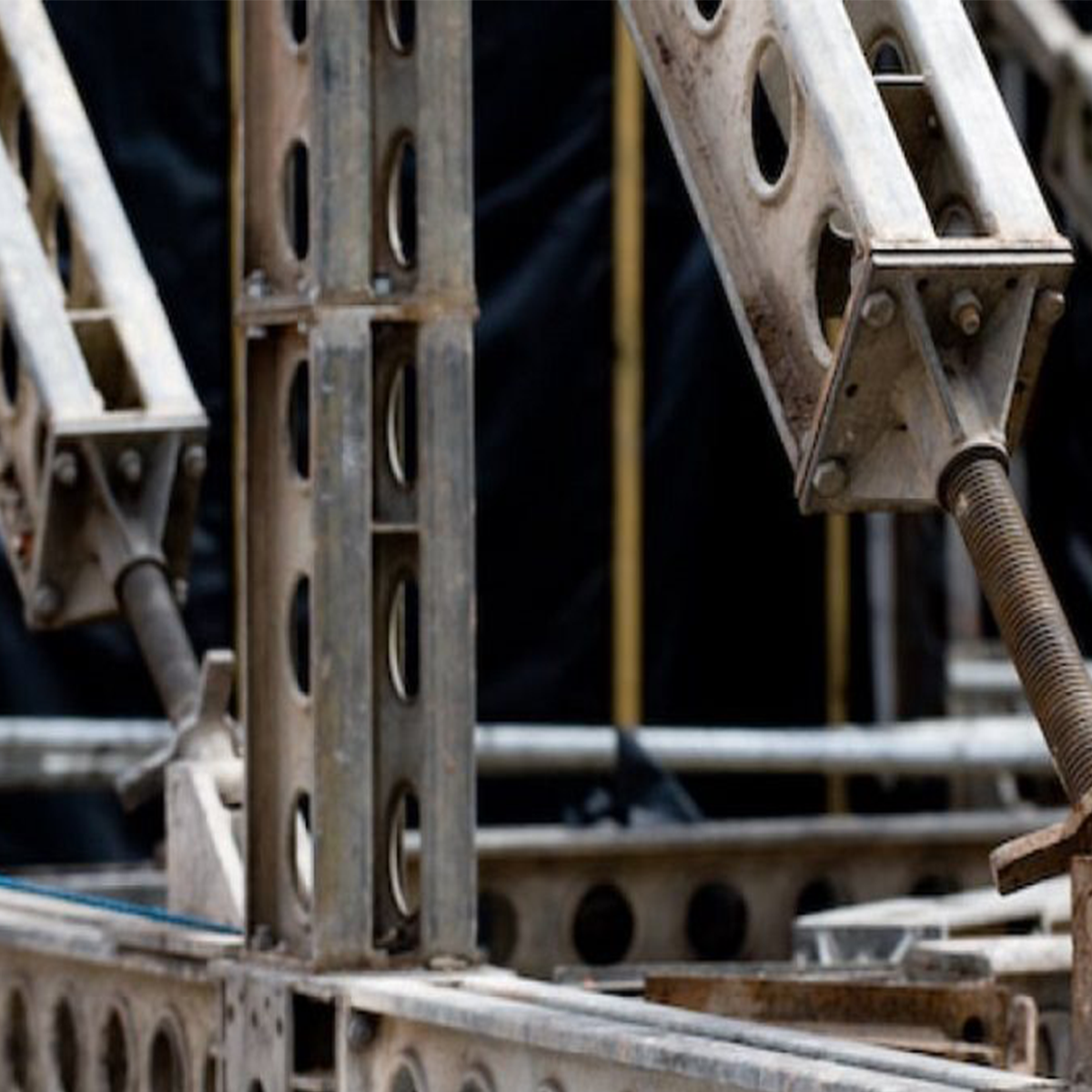 Mabey Hire system 160 propping on site close up