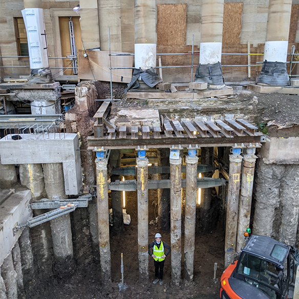 Scottish galleries 584x584 (03)