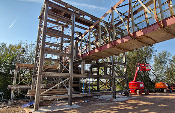 Bridge lift helps facilitate railelectrification